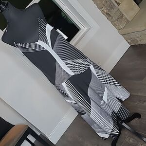 Laundry by Shelli Segal Black and White Maxi Dress